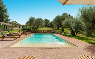 Lago di Bolsena 616: Zwembad, Eigendom, Onroerend Goed, Huis, Huis, Landgoed, Gebouw, Backyard, Gras, Vrije Tijd