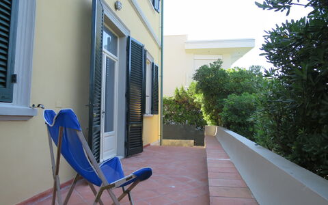 Tamerici: Eigendom, Onroerend Goed, Huis, Huis, Balkon, Gebouw, Architectuur, Appartement, Kamer, Veranda