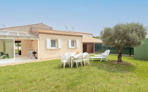 Brive 2: Lucht, Gebouw, Fabriek, Land Lot, Venster, Boom, Huis, Gras, Verblijf, Woongebied