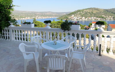 Rogoznica Ražanj 641: Eigendom, Meubilair, Onroerend Goed, Tafel, Huis, Restaurant, Gebouw, Toevlucht, Kamer, Patio