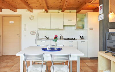 Gelsomino 662.1: Cabinetry, Tafel, Countertop, Eigendom, Gootsteen, Meubilair, Hout, Wastafel, Keuken, Stoel