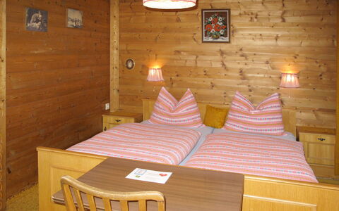 Saalfelden am Steinernen Meer 613: Kamer, Meubilair, Slaapkamer, Eigendom, Bed, Gebouw, Verdieping, Muur, Bed Frame, Interieur Ontwerp