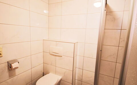 Kappl 807: Muur, Flooring, Verdieping, Wc Bril, Badkamer, Toilet, Loodgieterswerkinrichting, Tegel, Loodgieter, Ceramic