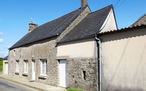 Le Plongeon: Gebouw, Lucht, Fabriek, Venster, Deur, Huis, Land Lot, Verblijf, Woongebied
