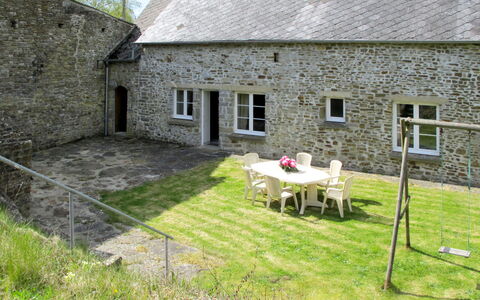 Le Plongeon: Fabriek, Eigendom, Venster, Gebouw, Tafel, Land Lot, Huis, Stoel, Gras, Verblijf