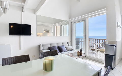 Lacanau 280: Meubilair, Verdieping, Appartement, Flooring, Interieur Ontwerp, Zee, Kamer, Balkon, Oceaan, Hardwood