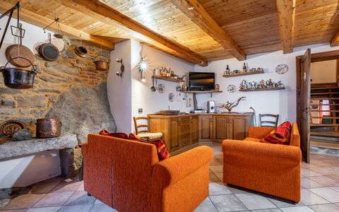 Ivan: Eigendom, Bankstel, Hout, Fotolijst, Interieur Ontwerp, Lamp, Verdieping, Woonkamer, Flooring, Slaapbank