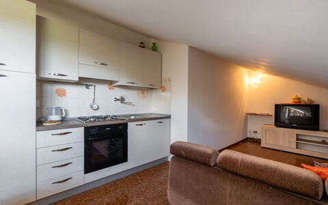 Ca' D'Gnese: Meubilair, Gebouw, Eigendom, Cabinetry, Bankstel, Countertop, Huishoudapparatuur, Hout, Toestel Van De Keuken, Interieur Ontwerp
