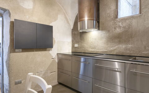 Torre Paponi 602: Countertop, Cabinetry, Eigendom, Meubilair, Gebouw, Toestel Van De Keuken, Keuken, Fornuis, Cooktop, Hout