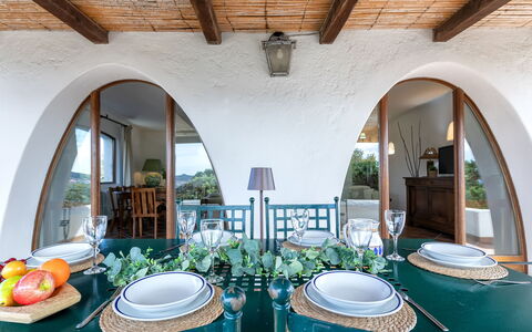 Bianca: Meubilair, Tafel, Interieur Ontwerp, Stoel, Keuken En Eettafel, Eetkamer, Restaurant, Kamerplant, Linens, Tafelkleed