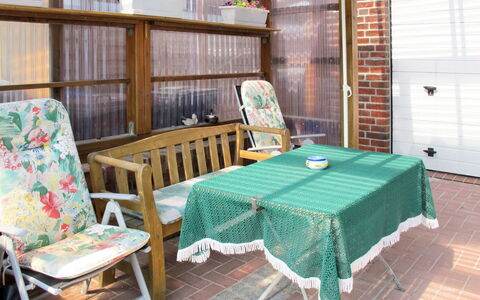 Marianne: Meubilair, Kamer, Eigendom, Stoel, Patio, Interieur Ontwerp, Huis, Veranda, Tafel, Huis