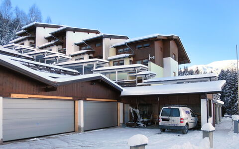 Ragusa: Lucht, Gebouw, Wiel, Sneeuw, Auto, Helling, Voertuig, Huis, Schaduw