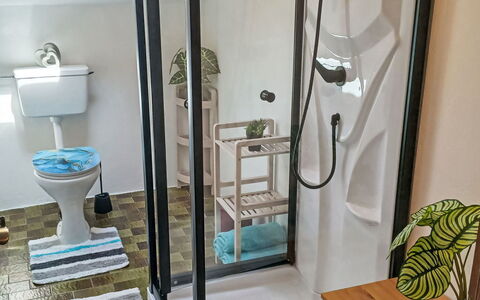 Maiklerhof: Interieur Ontwerp, Flooring, Badkamer, Verdieping, Loodgieterswerkinrichting, Deur Van De Douche, Loodgieter, Kamer, Glas, Tegel