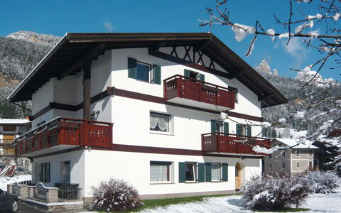 Pozza di Fassa 642: Lucht, Berg, Sneeuw, Wolk, Hoogland, Helling, Openluchtrecreatie, Boom, Freezing, Terrein