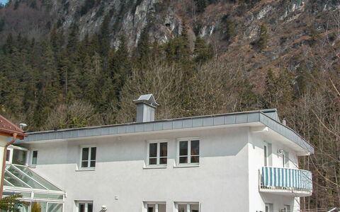 Dobler: Lucht, Fabriek, Gebouw, Berg, Venster, Wolk, Natuur, Huis, Boom, Deur