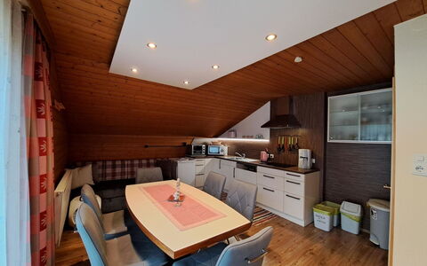 Schragl: Meubilair, Cabinetry, Eigendom, Gebouw, Countertop, Stoel, Hout, Tafel, Interieur Ontwerp, Keuken