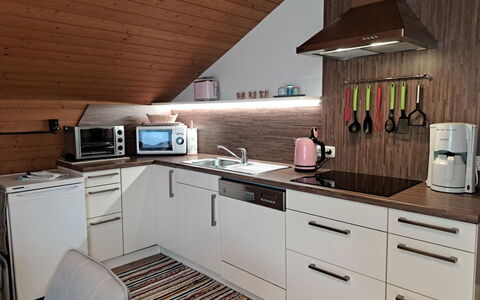 Schragl: Cabinetry, Countertop, Eigendom, Meubilair, Gebouw, Wastafel, Kraan, Fornuis, Lade, Toestel Van De Keuken