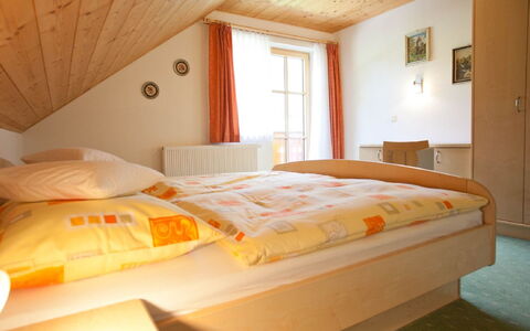 Ramsau am Dachstein 616: Bed, Kamer, Hout, Verdieping, Eigendom, Interieur Ontwerp, Textiel, Bedding, Slaapkamer, Muur