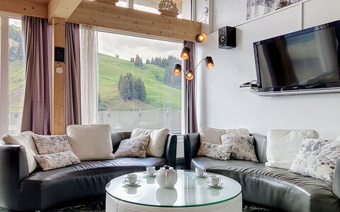 Les Cimes: Meubilair, Interieur Ontwerp, Bankstel, Woonkamer, Plafond, Huis, Verlichting, Flooring, Appartement, Kamer