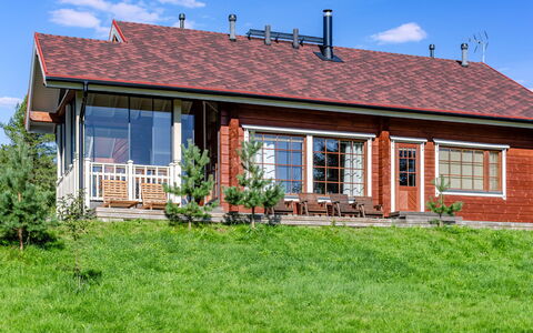 Villa Hymy: Meubilair, Stoel, Buitenmeubels, Tafel, Hout, Buitentafel, Keuken En Eettafel, Schaduw, Tuin, Paraplu