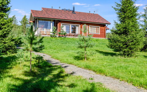 Villa Hymy: Meubilair, Stoel, Buitenmeubels, Tafel, Hout, Buitentafel, Keuken En Eettafel, Schaduw, Tuin, Paraplu
