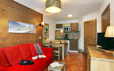 Le Grand Lodge 647.1: Kamer, Meubilair, Eigendom, Gebouw, Interieur Ontwerp, Plafond, Woonkamer, Verdieping, Muur, Hardwood