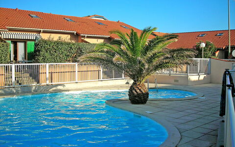 Capbreton 190: Water, Lucht, Gebouw, Eigendom, Blauw, Fabriek, Azure, Venster, Boom, Huis
