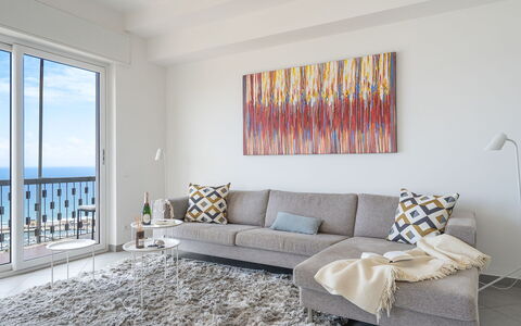 Terre Bianche: Meubilair, Kamer, Eigendom, Woonkamer, Interieur Ontwerp, Bankstel, Onroerend Goed, Muur, Verdieping, Huis