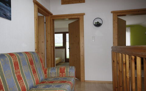 Alpenglühen: Meubilair, Gebouw, Comfort, Hout, Interieur Ontwerp, Fotolijst, Verdieping, Flooring, Muur