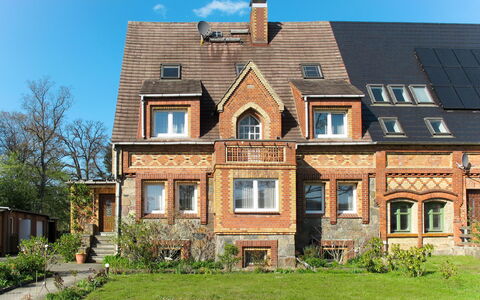 Am Park: Lucht, Fabriek, Gebouw, Venster, Huis, Boom, Land Lot, Steen, Vegetation
