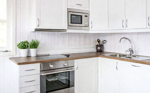 Risdalbu: Cabinetry, Keuken, Countertop, Toestel Van De Keuken, Flooring, Meubilair, Hout, Interieur Ontwerp, Major Appliance, Lade