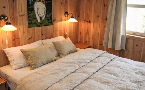 Saglia: Bed, Bedding, Slaapkamer, Laken, Meubilair, Hout, Interieur Ontwerp, Flooring, Verdieping, Linens