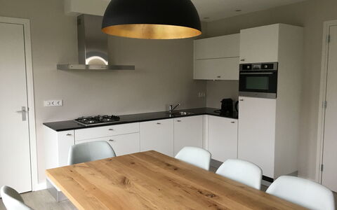 Oesterdam Resort: Countertop, Kamer, Eigendom, Meubilair, Interieur Ontwerp, Keuken, Huis, Plafond, Verdieping, Gebouw