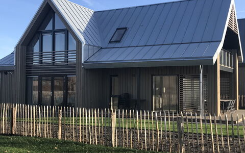 Oesterdam Resort: Huis, Huis, Dak, Eigendom, Siding, Gebouw, Onroerend Goed, Verblijf, Hek, Boerderij