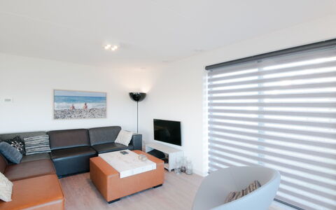 Oesterdam Resort: Meubilair, Eigendom, Bankstel, Televisie, Comfort, Blind Venster, Interieur Ontwerp, Woonkamer, Architectuur, Verdieping