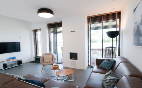 Oesterdam Resort: Bankstel, Meubilair, Eigendom, Tafel, Azure, Comfort, Venster, Stoel, Schaduw, Deur