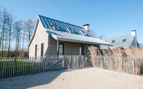 Oesterdam Resort: Eigendom, Huis, Gebouw, Huis, Onroerend Goed, Schuur, Landelijk Gebied, Boom, Verblijf, Dak