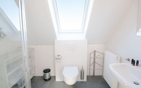Oesterdam Resort: Badkamer, Eigendom, Kamer, Interieur Ontwerp, Architectuur, Huis, Gebouw, Verdieping, Onroerend Goed, Daylighting