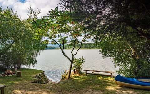 Pondside Retreat & Canoe: Wolk, Water, Fabriek, Lucht, Watervoorraden, Boot, Natuurlijk Landschap, Boom, Meer