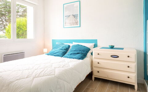Les Mielles: Eigendom, Meubilair, Blauw, Comfort, Venster, Azure, Hout, Rechthoek, Interieur Ontwerp, Architectuur