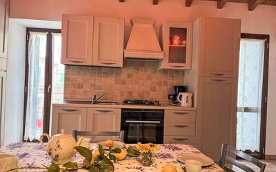 Ca' Da Ciassa (Vlo130) 602.1: Meubilair, Interieur Ontwerp, Hout, Flooring, Keuken, Countertop, Toestel Van De Keuken, Keuken En Eettafel, Kamer, Verdieping