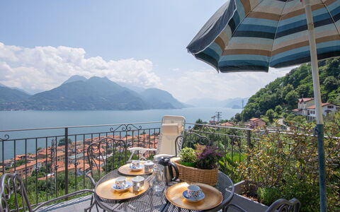 Casa Bel Sit: Eigendom, Onroerend Goed, Balkon, Vakantie, Gebouw, Huis, Toerisme, Berg, Tafel, Appartement