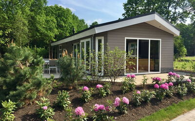 Recreatiepark Beekbergen 401.10: Huis, Eigendom, Huis, Tuin, Onroerend Goed, Gebouw, Werf, Verblijf, Schuur, Plantkunde