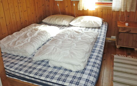 Hammaren: Meubilair, Gebouw, Eigendom, Comfort, Cabinetry, Hout, Bed Frame, Bed, Interieur Ontwerp, Textiel