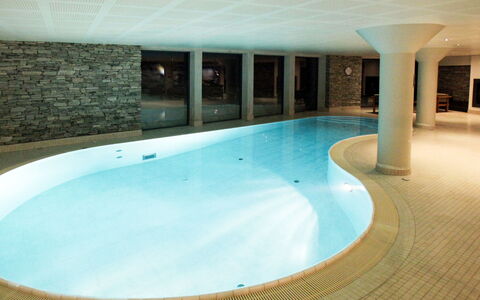 Havsdalsgrenda: Water, Eigendom, Gebouw, Azure, Zwembad, Interieur Ontwerp, Architectuur, Verdieping, Vrije Tijd, Aqua
