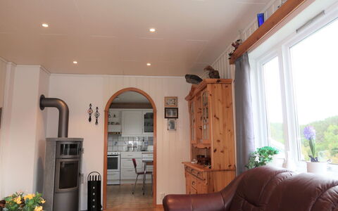 Gamlahuset: Fabriek, Meubilair, Eigendom, Bankstel, Gebouw, Tafel, Kamerplant, Hout, Fotolijst, Comfort
