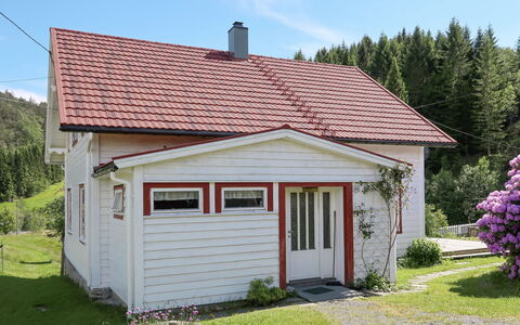 Nystølen: Lucht, Fabriek, Gebouw, Eigendom, Venster, Huis, Boom, Land Lot, Hout, Verblijf