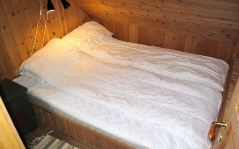 Ikjefjord: Hout, Comfort, Bed Frame, Bed, Hardwood, Bedding, Linens, Slaapkamer, Laken, Kamer