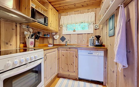 Målsnes: Hout, Flooring, Interieur Ontwerp, Keuken, Verdieping, Beits, Meubilair, Toestel Van De Keuken, Kamer, Major Appliance