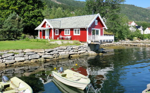 Naustet: Water, Boot, Gebouw, Lucht, Watercraft, Fabriek, Voertuig, Natuur, Venster, Huis